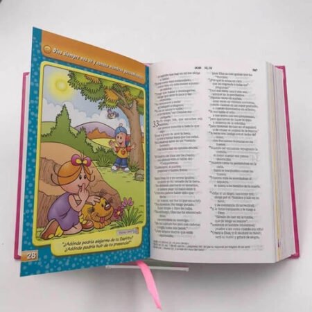 Foto interior de la Biblia Alegría para niñas rosada